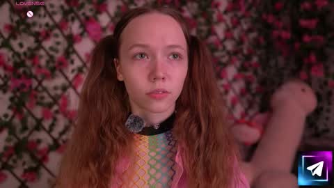 Snapshot of velvet_vice chatting on 11-20-25, 06:18 Polly online show from 11-20-25, 06:18