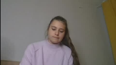 Snapshot of velveted_ivy chatting on 11-25-25, 01:00 velveted_ivy online show from 11-25-25, 01:00