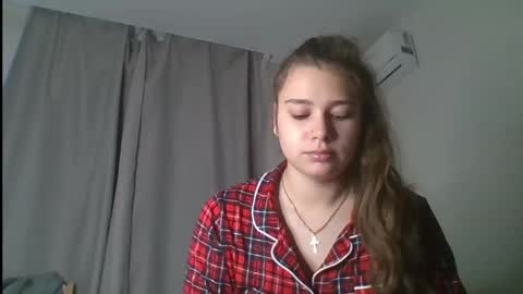 Snapshot of velveted_ivy chatting on 12-04-25, 12:36 velveted_ivy online show from 12-04-25, 12:36