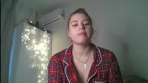 Snapshot of velveted_ivy chatting on 12-14-25, 10:31 velveted_ivy online show from 12-14-25, 10:31