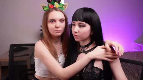 CLEOshort hair  TIna long hair  online show from 12-22-24, 01:55