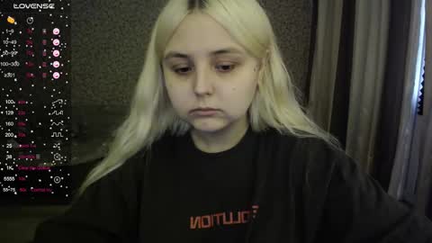 Snapshot of vendymories chatting on 10-07-25, 11:29 eva 3 online show from 10-07-25, 11:29