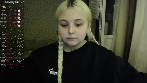 Snapshot of vendymories chatting on 10-12-25, 08:52 eva 3 online show from 10-12-25, 08:52