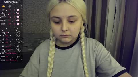 Snapshot of vendymories chatting on 10-13-25, 11:38 eva 3 online show from 10-13-25, 11:38