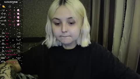 Snapshot of vendymories chatting on 10-18-25, 11:38 eva 3 online show from 10-18-25, 11:38