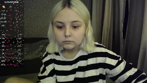 Snapshot of vendymories chatting on 10-25-25, 11:10 eva 3 online show from 10-25-25, 11:10