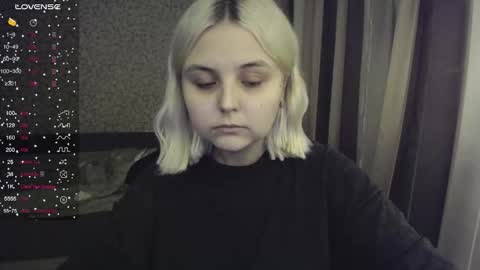 Snapshot of vendymories chatting on 10-28-25, 12:58 eva 3 online show from 10-28-25, 12:58