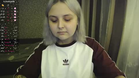 Snapshot of vendymories chatting on 11-15-25, 02:42 eva 3 online show from 11-15-25, 02:42