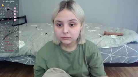 Snapshot of vendymories chatting on 12-15-25, 06:17 eva 3 online show from 12-15-25, 06:17