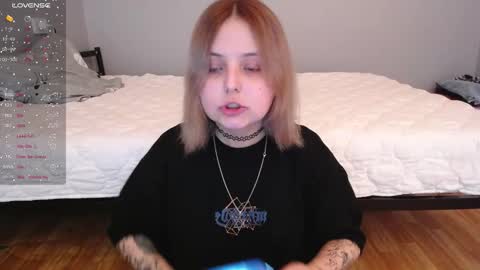 Snapshot of vendymories chatting on 01-18-26, 07:06 eva 3 online show from 01-18-26, 07:06