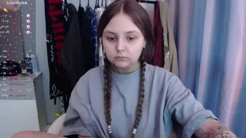 Snapshot of vendymories chatting on 02-16-26, 11:06 eva 3 online show from 02-16-26, 11:06