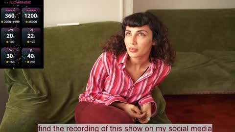 Snapshot of venus_in_jeans chatting on 10-14-25, 12:17 Bella online show from 10-14-25, 12:17