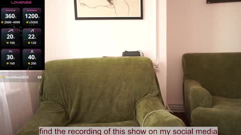 Snapshot of venus_in_jeans chatting on 10-30-25, 11:22 Bella online show from 10-30-25, 11:22