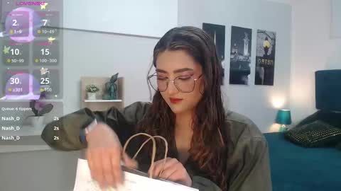 Mia online show from 09-24-25, 12:52