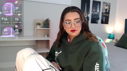 Mia online show from 10-02-25, 12:45