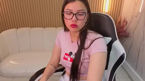 Snapshot of venus_velvet_tp chatting on 11-27-25, 07:49 Venus online show from 11-27-25, 07:49