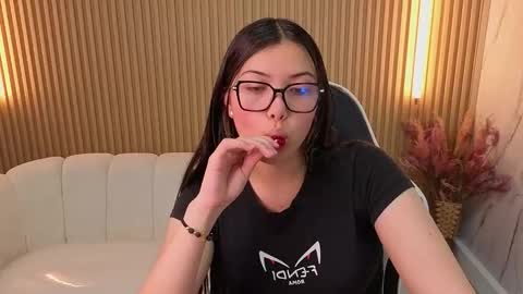 Snapshot of venus_velvet_tp chatting on 12-04-25, 08:06 Venus online show from 12-04-25, 08:06