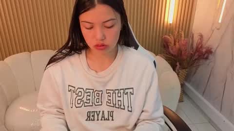 Snapshot of venus_velvet_tp chatting on 12-14-25, 12:43 Venus online show from 12-14-25, 12:43