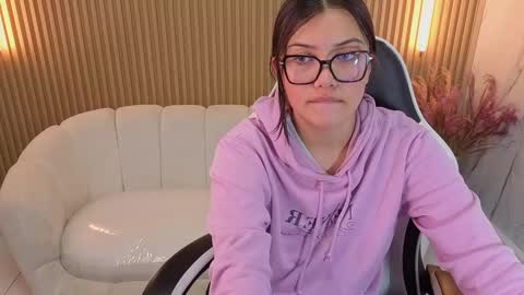 Snapshot of venus_velvet_tp chatting on 12-16-25, 08:25 Venus online show from 12-16-25, 08:25