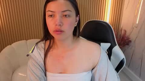 Snapshot of venus_velvet_tp chatting on 12-19-25, 12:34 Venus online show from 12-19-25, 12:34