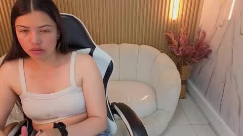 Snapshot of venus_velvet_tp chatting on 12-20-25, 07:43 Venus online show from 12-20-25, 07:43