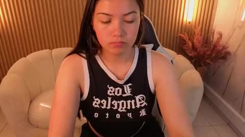 Snapshot of venus_velvet_tp chatting on 12-22-25, 12:35 Venus online show from 12-22-25, 12:35