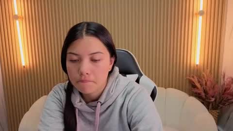 Snapshot of venus_velvet_tp chatting on 01-17-26, 07:50 Venus online show from 01-17-26, 07:50