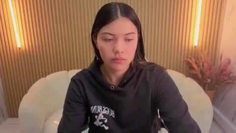 Snapshot of venus_velvet_tp chatting on 01-18-26, 12:42 Venus online show from 01-18-26, 12:42