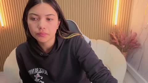 Snapshot of venus_velvet_tp chatting on 01-19-26, 01:04 Venus online show from 01-19-26, 01:04