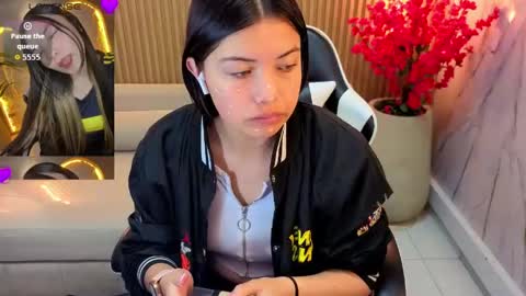 Snapshot of venus_velvet_tp chatting on 04-16-26, 12:50 Venus online show from 04-16-26, 12:50