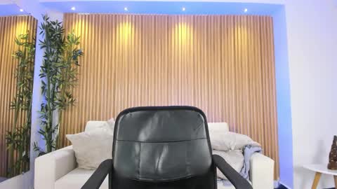 Snapshot of venuscooper_ chatting on 11-15-25, 08:38 Venus Cooper Everyday From 1400 to 2200 Col Time online show from 11-15-25, 08:38