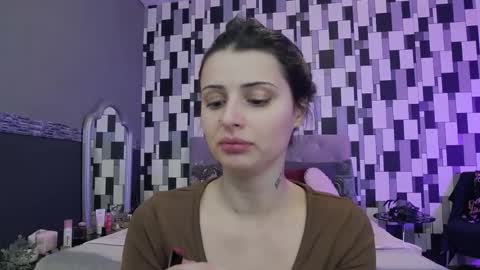 venusinylons online show from 11-30-25, 10:30