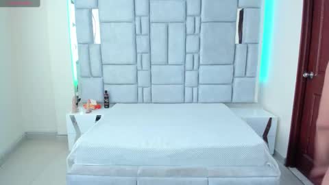 Domelipa  online show from 12-14-24, 06:30