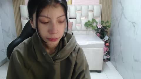 Snapshot of verana_s chatting on 10-26-25, 12:44 Verana online show from 10-26-25, 12:44