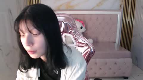 Snapshot of verana_s chatting on 11-17-25, 08:03 Verana online show from 11-17-25, 08:03