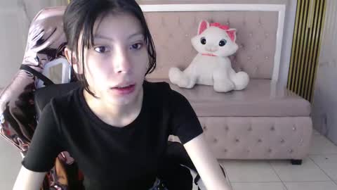 Snapshot of verana_s chatting on 11-23-25, 08:08 Verana online show from 11-23-25, 08:08