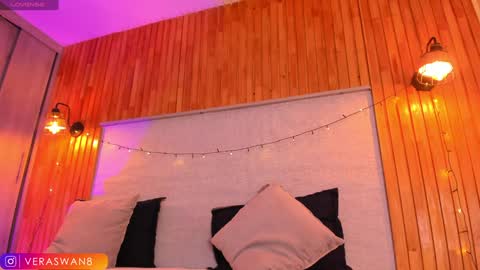 veraswan1 online show from 12-23-24, 11:49