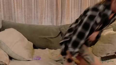 Snapshot of veravictors chatting on 12-17-25, 03:23 Vera Victors online show from 12-17-25, 03:23