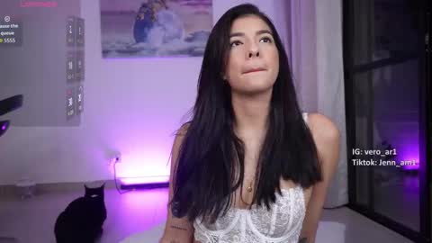 Snapshot of vero_cam chatting on 11-20-25, 11:48 vero_cam online show from 11-20-25, 11:48