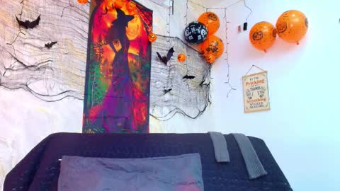 Snapshot of vero_temptation chatting on 10-28-25, 03:10 Vero online show from 10-28-25, 03:10