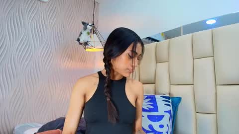 Snapshot of vero_temptation chatting on 11-15-25, 12:02 Vero online show from 11-15-25, 12:02