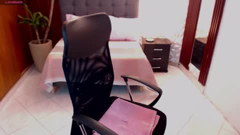 VERONICA online show from 01-13-26, 12:54