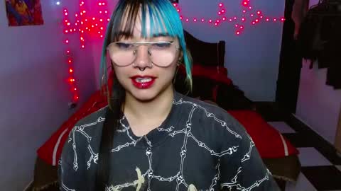 Veronica online show from 11-21-25, 11:47