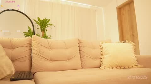 Veronica online show from 01-21-25, 02:37