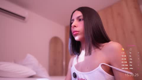 Veronica online show from 09-15-25, 12:49