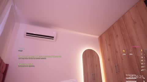 Veronica online show from 09-29-25, 01:05