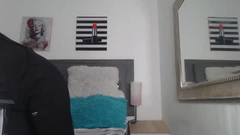 Veronica online show from 09-30-25, 07:30