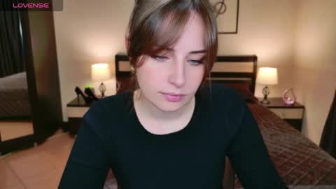 Veronica online show from 11-16-25, 05:13