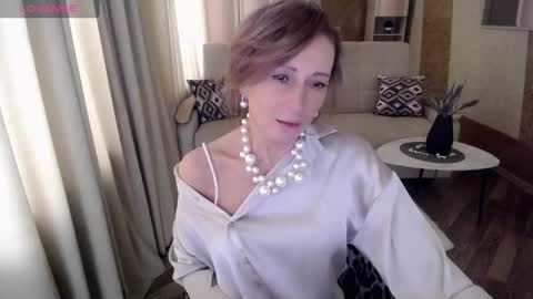 Helen online show from 01-25-25, 08:42