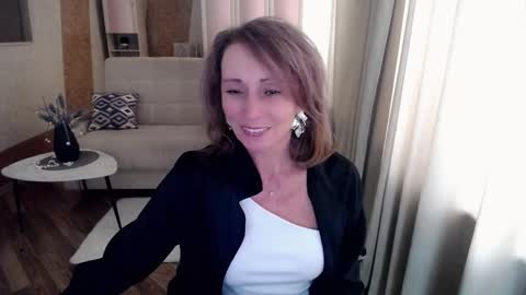 Helen online show from 02-18-25, 09:21